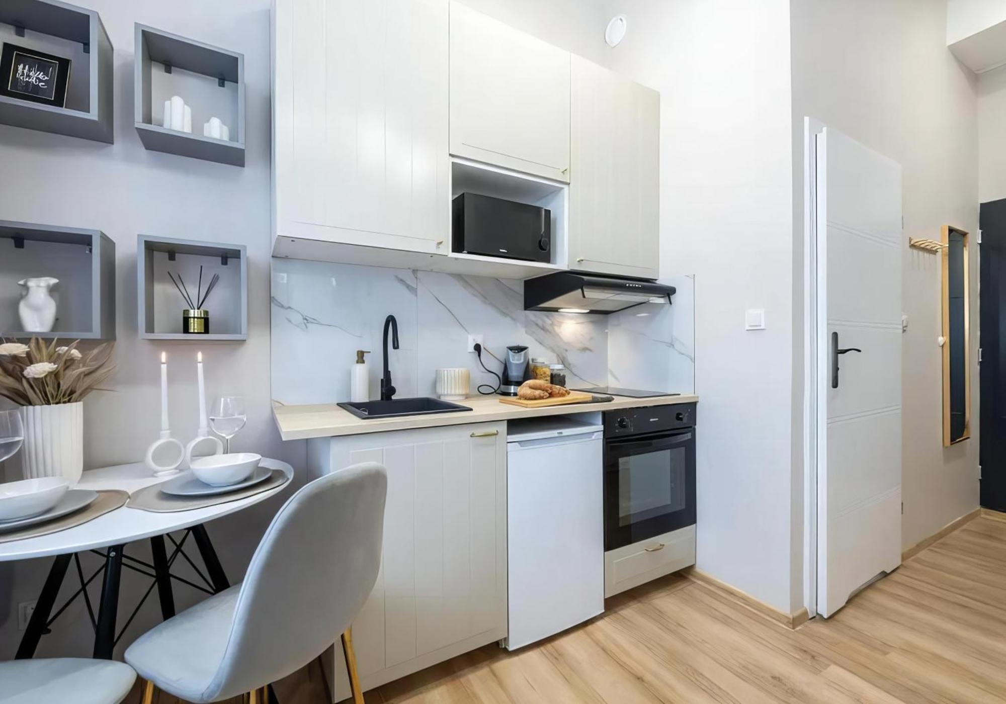 Q2 Warsaw Apartments Экстерьер фото